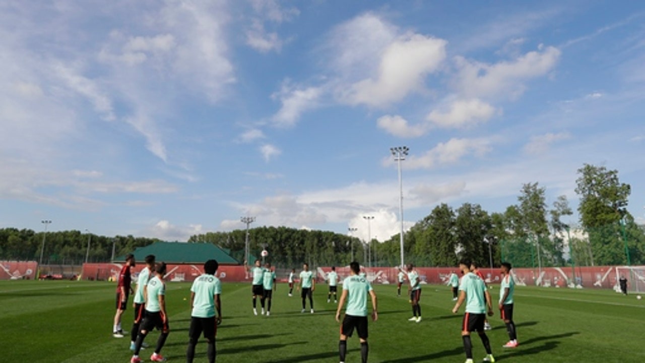 Favorites Portugal, Mexico meet early in Confederations Cup